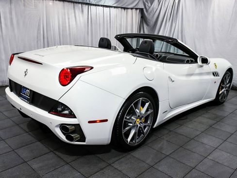 Used 2013 Ferrari California image 7