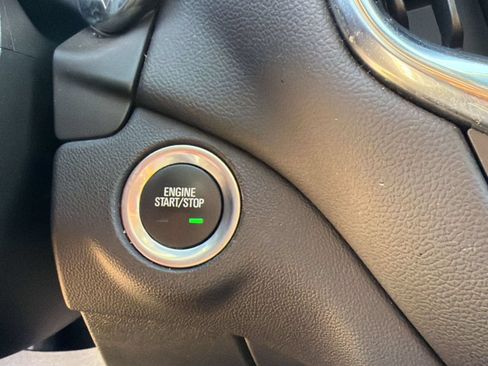Used 2024 Chevrolet Equinox LT FWD image 16