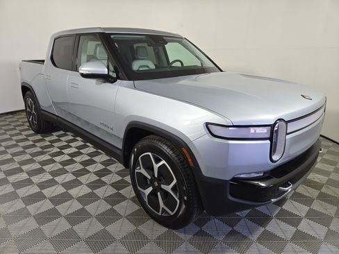 Used 2024 Rivian R1T Adventure AWD/4WD image 7
