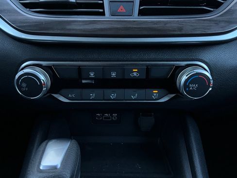 Used 2025 Nissan Altima 2.5 SV image 27