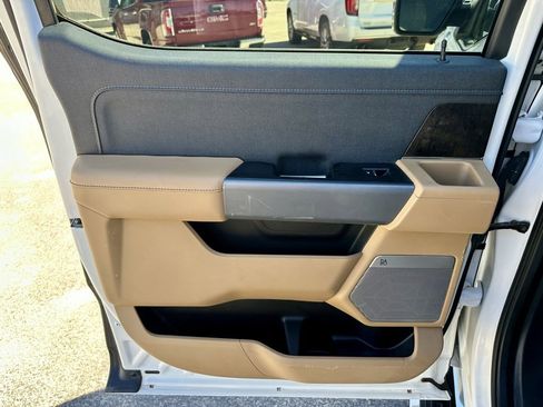 Used 2021 Ford F150 Lariat w/ Equipment Group 502A High image 28