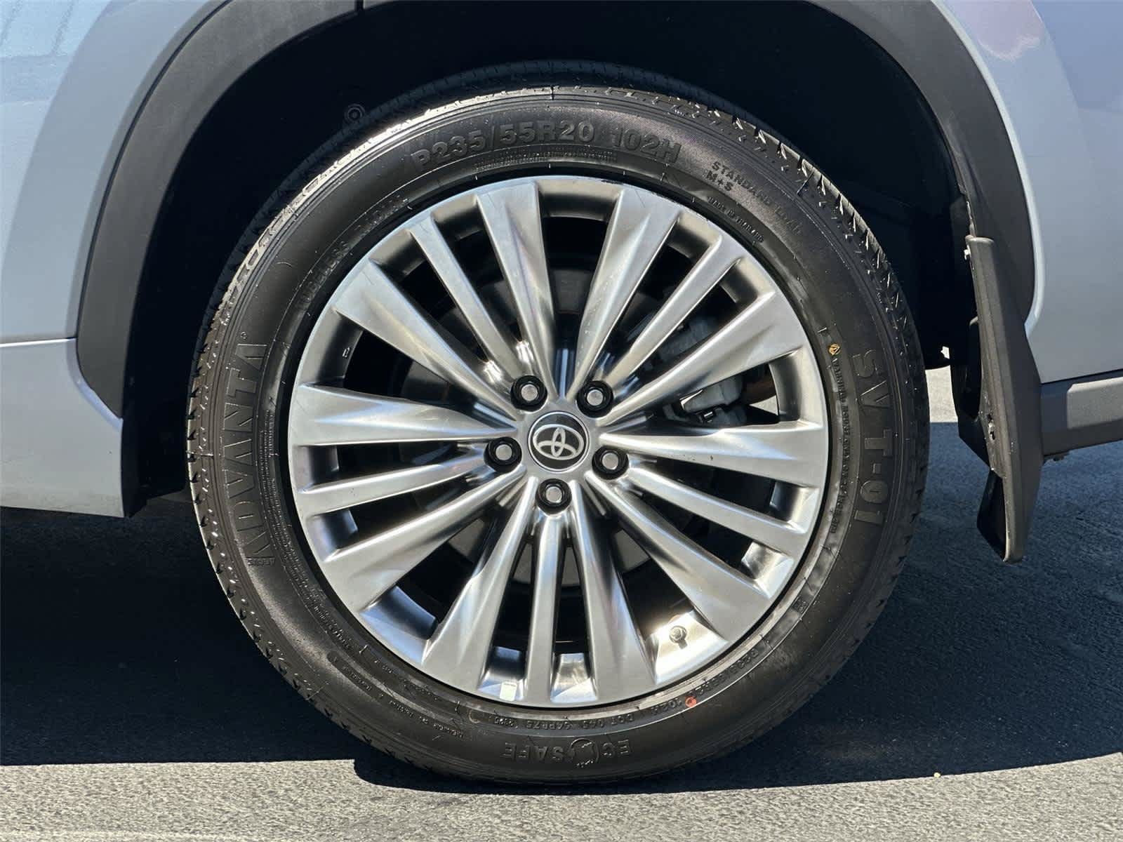 Used 2022 Toyota Highlander Platinum FWD image 9