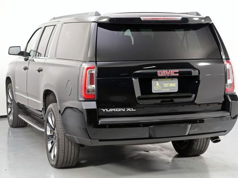 Used 2017 GMC Yukon XL SLT w/ Premium Edition image 54
