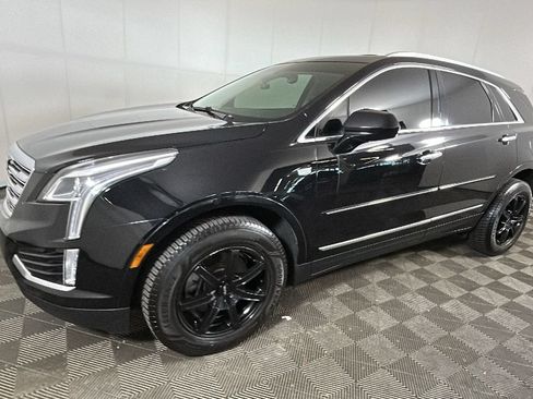 Used 2017 Cadillac XT5 Luxury AWD/4WD image 8