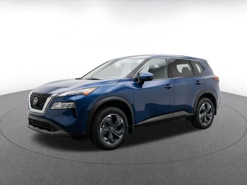 Used 2025 Nissan Rogue SV AWD/4WD image 3