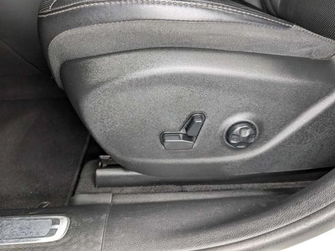 Used 2019 Jeep Cherokee High Altitude AWD/4WD image 39
