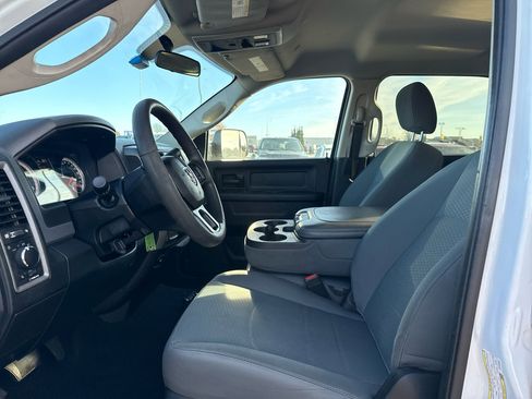 Used 2018 RAM 3500 Tradesman w/ Chrome Appearance Group image 9