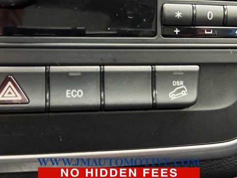 Used 2015 Mercedes-Benz GLA 250 4MATIC image 31