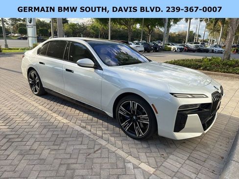 Used 2023 BMW i7 xDrive60 image 13