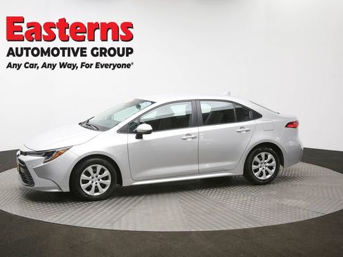 Used 2024 Toyota Corolla LE image 57