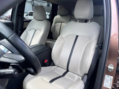 Used 2025 MAZDA CX-70 Plug-In Hybrid w/ Premium Pkg AWD/4WD image 11