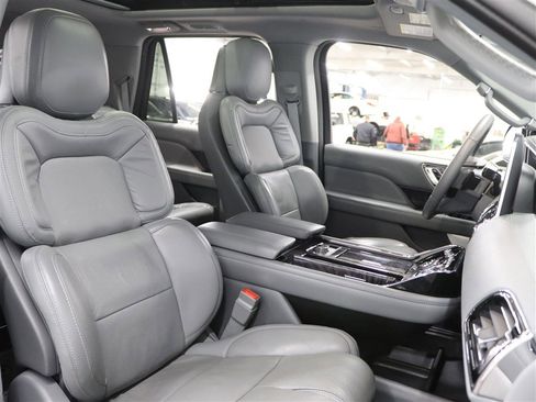 Used 2020 Lincoln Navigator L Reserve w/ Luxury Package image 14