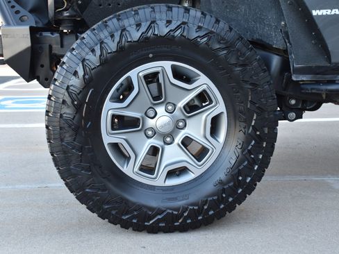 Used 2016 Jeep Wrangler Rubicon AWD/4WD image 42