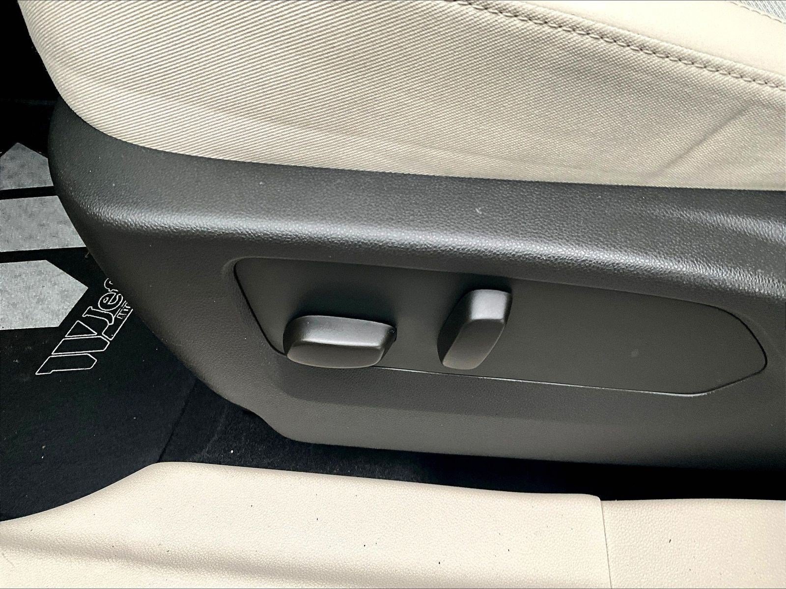 Used 2023 Buick Envision Preferred FWD image 37