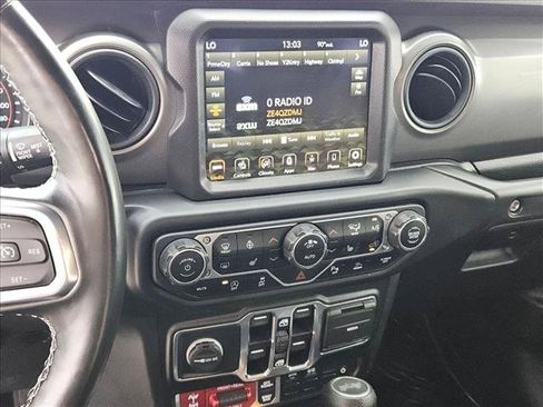 Used 2022 Jeep Wrangler Unlimited Rubicon w/ Cold Weather Group AWD/4WD image 13