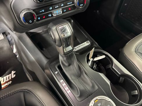 Used 2025 Ford Bronco Outer Banks AWD/4WD image 19