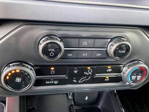 Used 2025 Ford Bronco 4-Door AWD/4WD image 32