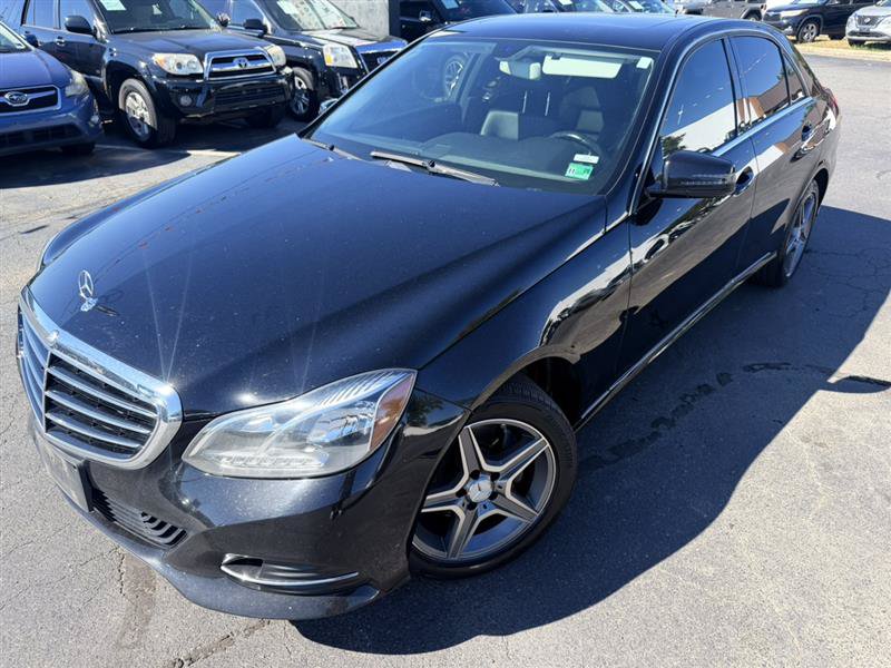 Used 2014 Mercedes-Benz E 250 BlueTEC 4MATIC Sedan image 2