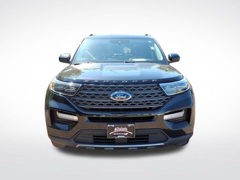 Used 2022 Ford Explorer XLT w/ Equipment Group 202A AWD/4WD image 9