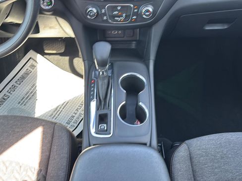 Used 2023 Chevrolet Equinox LT AWD/4WD image 25