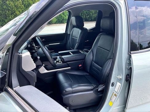 Used 2022 Toyota Tundra SR5 w/ TRD Off-Road Package AWD/4WD image 10