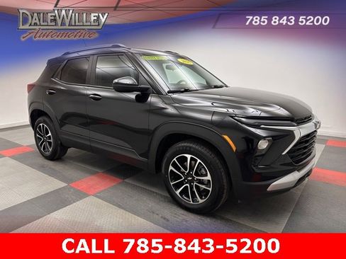 Used 2025 Chevrolet TrailBlazer LT image 1