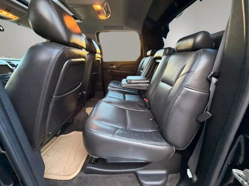 Used 2011 Cadillac Escalade EXT Premium AWD/4WD image 31