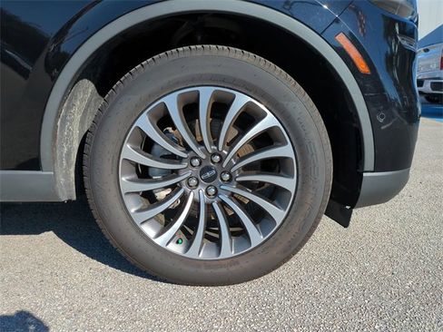 Used 2022 Lincoln Aviator Reserve w/ Equipment Group 201A image 11