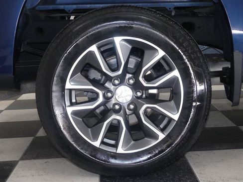 Used 2022 Chevrolet Silverado 1500 LT AWD/4WD image 31