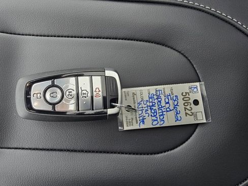 New 2025 Ford Expedition Max Platinum w/ Stealth Performance Package image 33