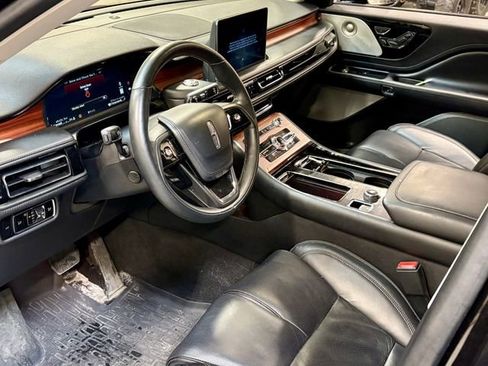 Used 2023 Lincoln Aviator Reserve w/ Equipment Group 201A AWD/4WD image 3