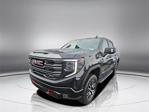 Used 2022 GMC Sierra 1500 AT4 w/ AT4 Preferred Package image 1