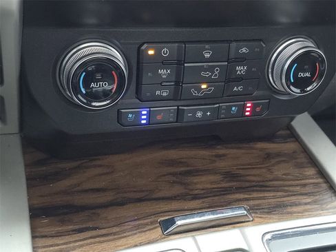 Used 2019 Ford F150 Lariat w/ Equipment Group 502A Luxury image 22