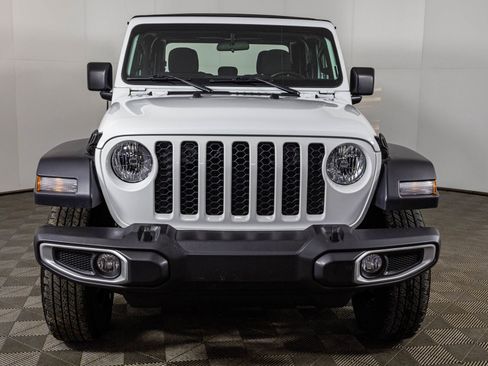 Used 2023 Jeep Gladiator Sport w/ Trailer Tow Package AWD/4WD image 8