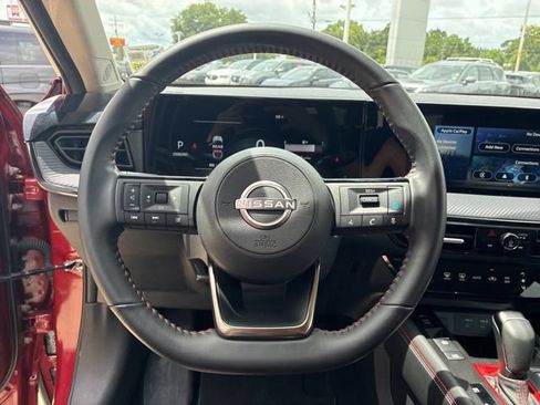 Used 2025 Nissan Kicks SR FWD image 21