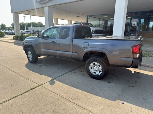 Used 2020 Toyota Tacoma SR RWD image 8