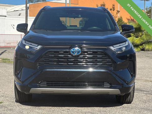 Used 2022 Toyota RAV4 SE w/ Convenience Package image 9