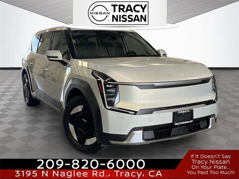 Used 2024 Kia EV9 Light RWD image 1