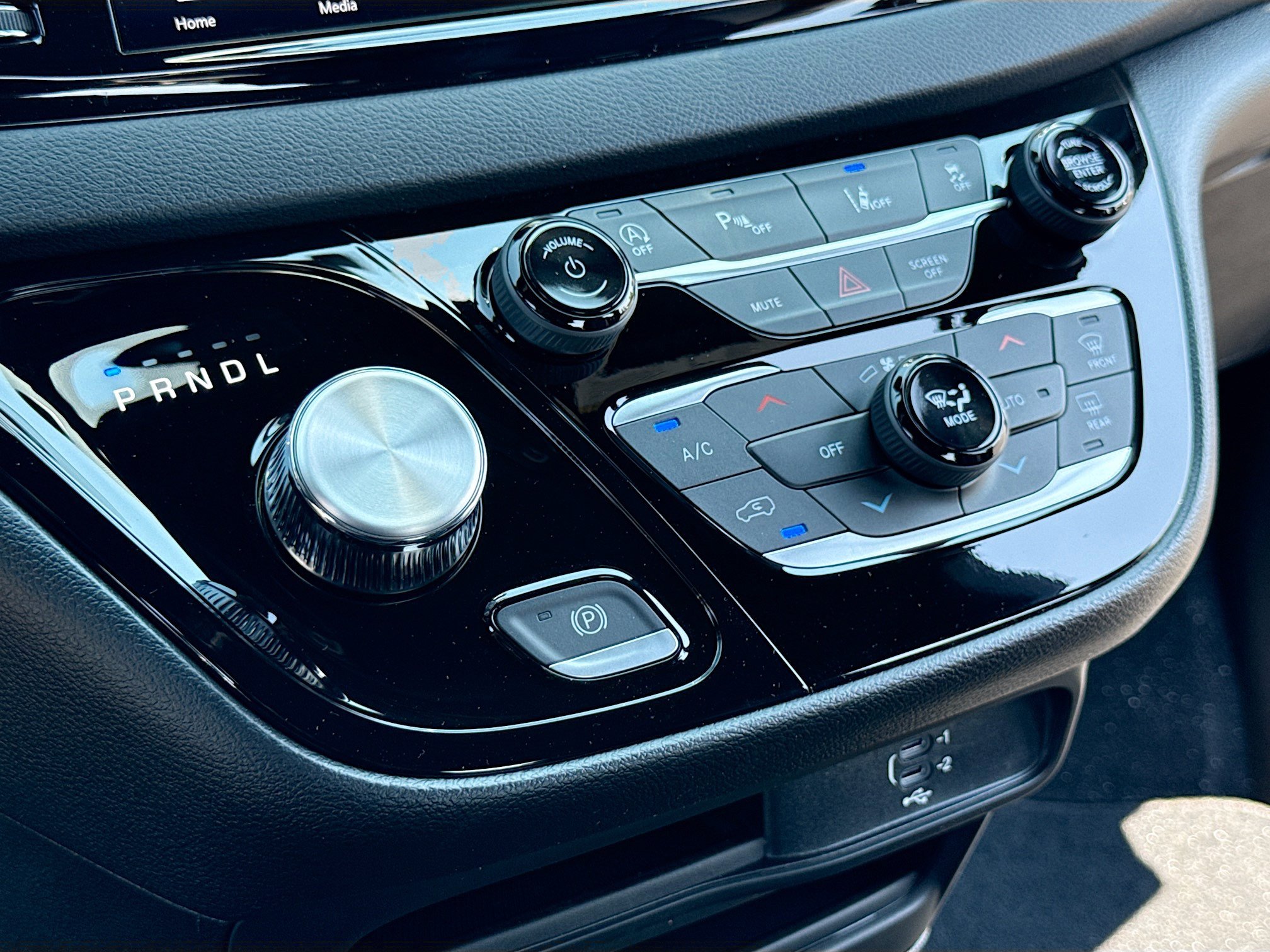New 2027 Chrysler Pacifica LX FWD image 11