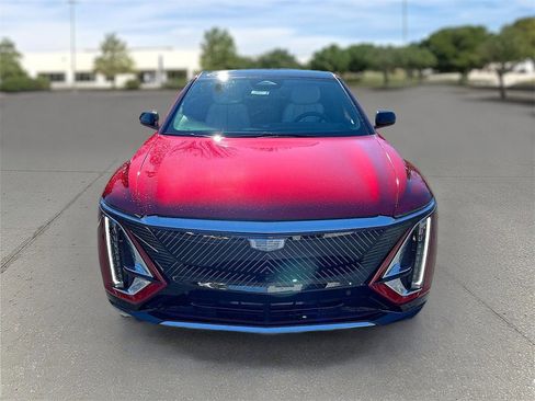 New 2026 Cadillac Lyriq Luxury image 2