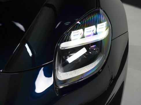 Used 2025 Aston Martin Vanquish RWD image 14
