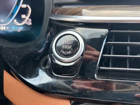 Used 2023 BMW 530e w/ M Sport Package image 33