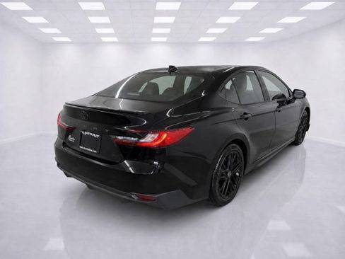 Used 2026 Toyota Camry SE FWD image 9
