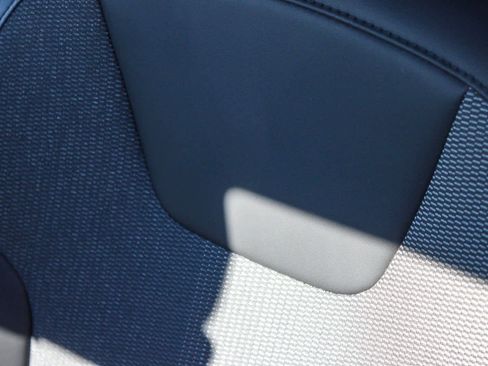 Used 2023 Kia Niro EX image 23