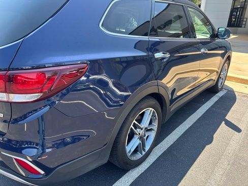 Used 2017 Hyundai Santa Fe FWD image 4