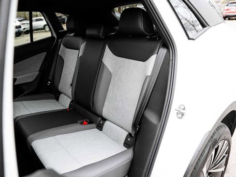 New 2026 Volkswagen ID.4 Pro image 9