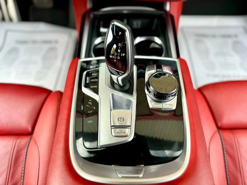 Used 2018 BMW 750i image 23