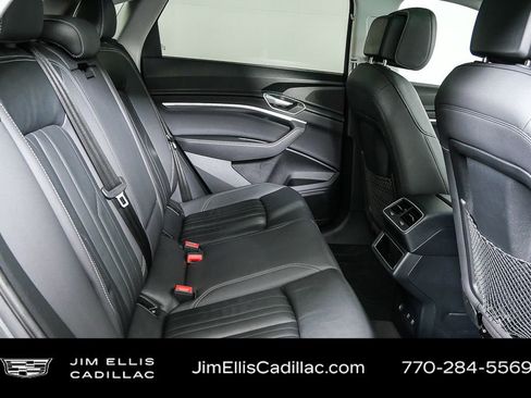 Used 2021 Audi e-tron Premium image 22
