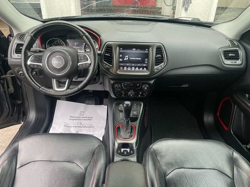 Used 2018 Jeep Compass Trailhawk w/ Leather Interior Group AWD/4WD image 12