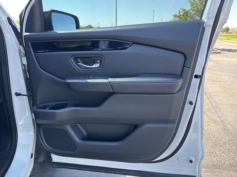 Used 2023 Honda Pilot TrailSport image 42